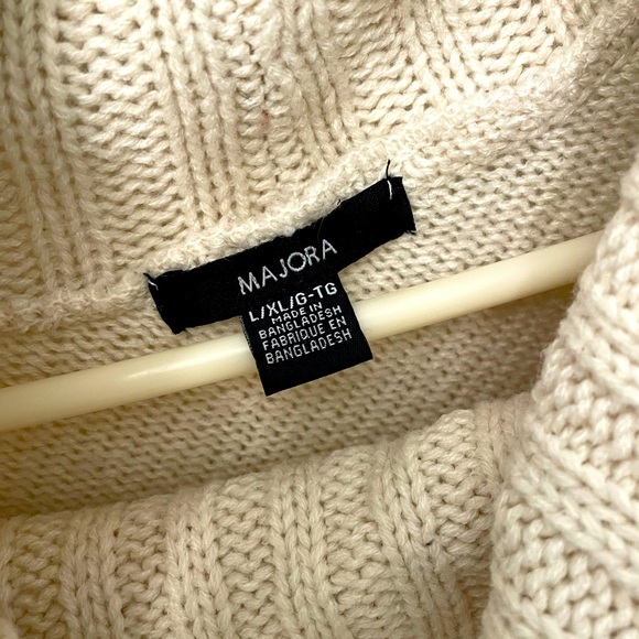 Cream Poncho - Picture 4 of 6